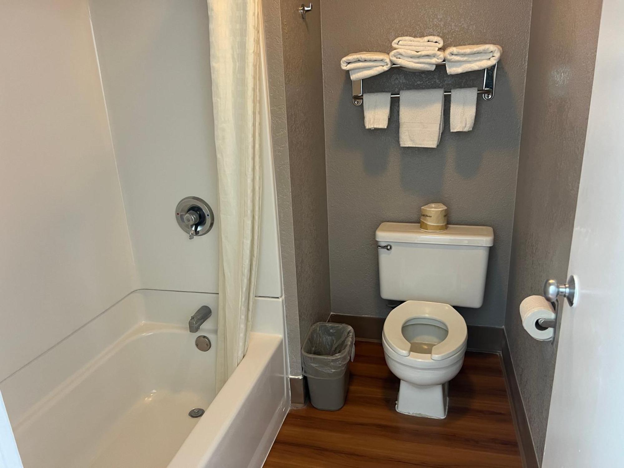 6-odessa, Tx Hotel