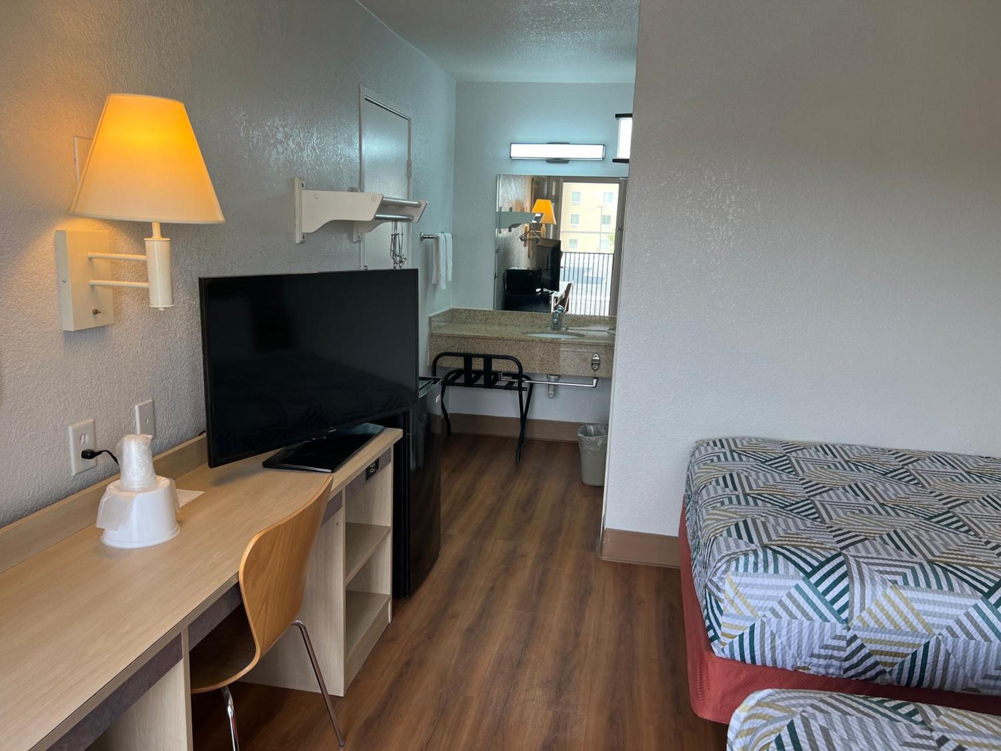 6-odessa, Tx Hotel 2*