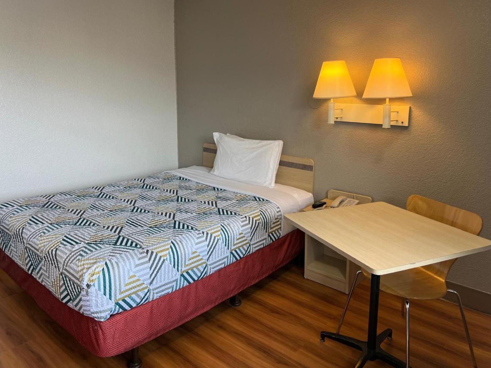 6-odessa, Tx Hotel 2*